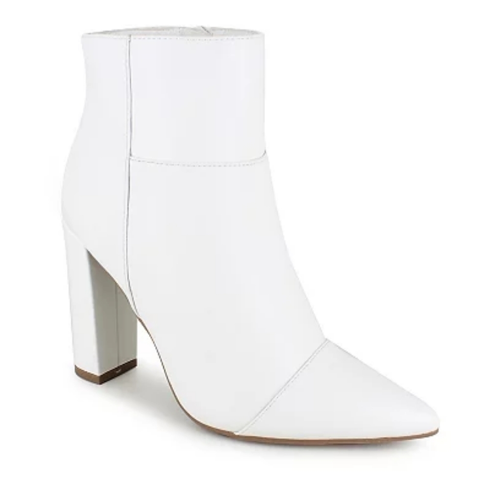XOXO Women's Leather White Fedela Ankle Booties Size 10M